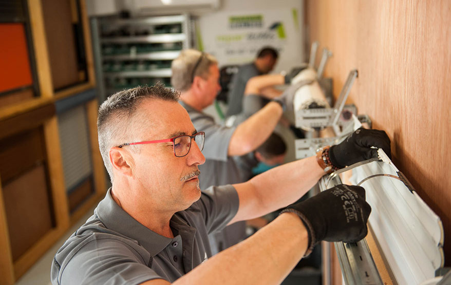 Erneuerung der Rollladenaufhängung Erneuerung der Rollladenaufhängung
